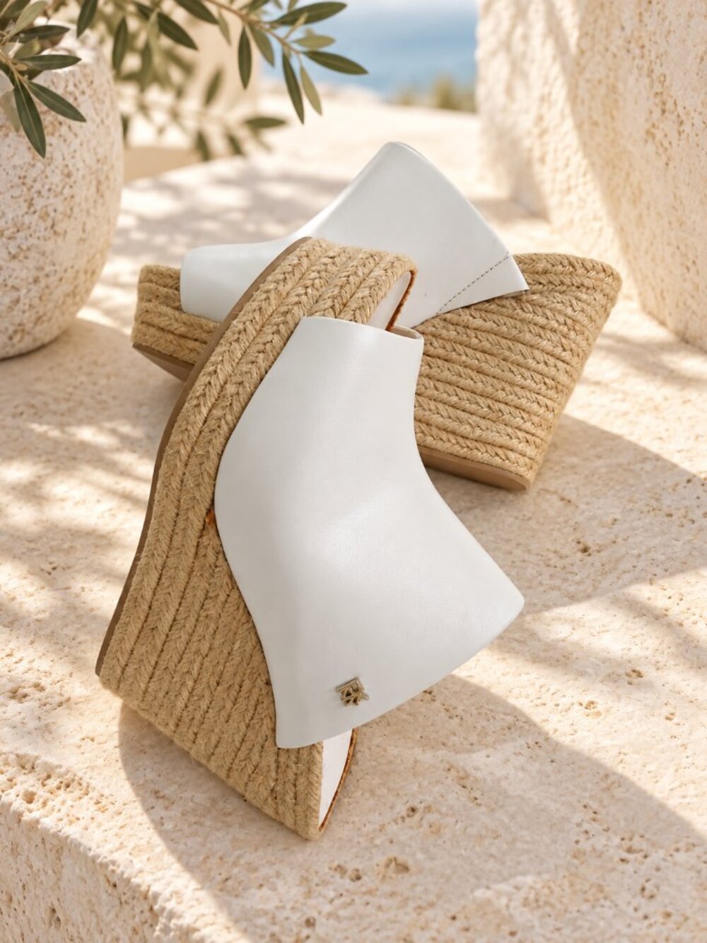 DKNY White Leather Espadrille Wedge Mules Size 7 New Without Box